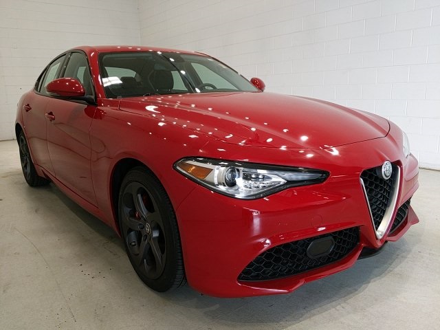 Pre-Owned 2017 Alfa Romeo Giulia Base